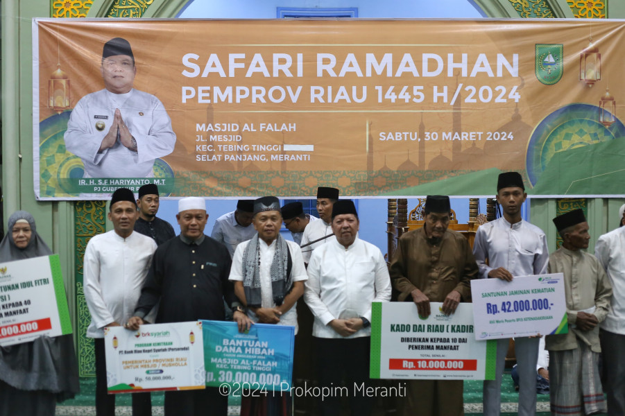 Plt Bupati Asmar Dampingi Asisten I Setdaprov Safari Ramadan di Selatpanjang