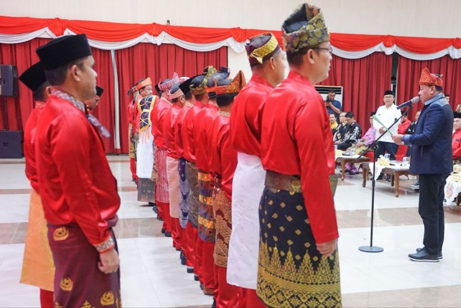 Bupati Kuansing Kukuhkan Pengurus IKKS Pekanbaru Periode 2024 - 2029, Ini Daftar Namanya