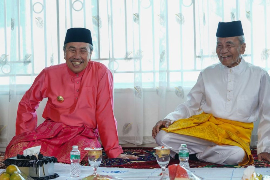 Anjangsana ke Kediaman Mantan Gubernur Annas Maamun, Ini Harapan Gubri Syamsuar
