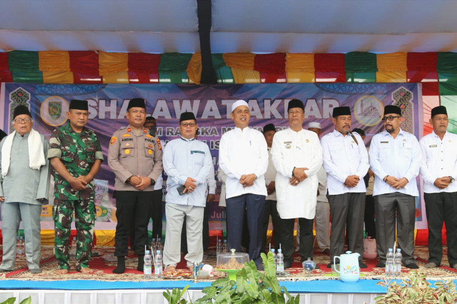 Pj Bupati Inhil Hadiri Shalawat Akbar Bersama Masyarakat Desa Lahang Baru