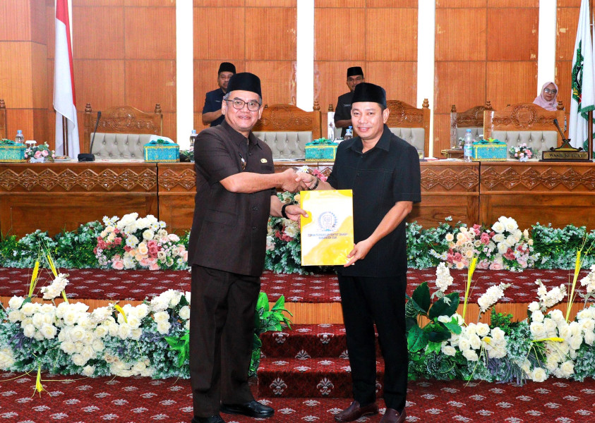 Pjs Bupati Indra Purnama Sampaikan Nota Rancangan APBD Kabupaten Siak Sebesar Rp 3,74 Triliun