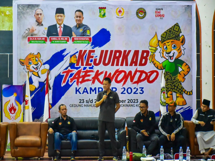 Saksikan Kejurkab Taekwondo, Hambali: Wujudkan Prestasi Kampar Emas