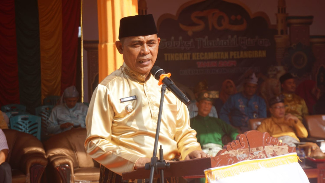 Pj Bupati Inhil Lepas Peserta Pawai Ta'aruf dan Buka Stan Bazar STQ Kecamatan Pelangiran