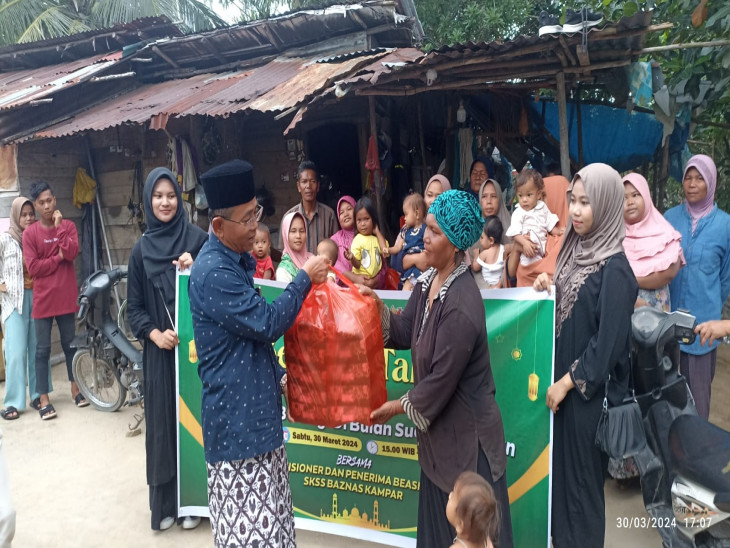 Baznas Kampar Berbagi Takjil Kepada 185 Mustahik