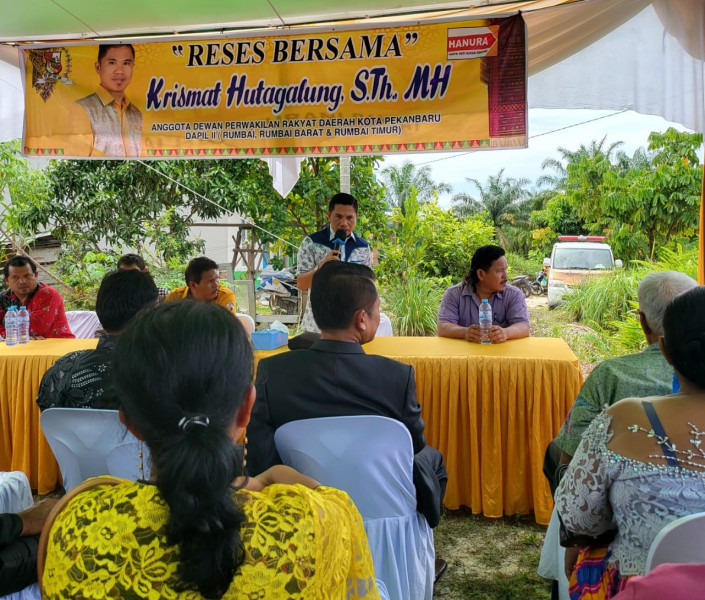Krismat Hutagalung Terima Keluhan Infrastruktur dan Sarana Pendidikan