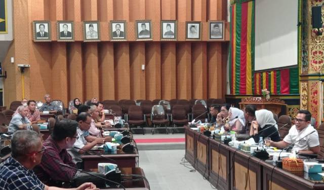 Hearing Komisi II Bahas Kelangkaan Gas 3 Kg