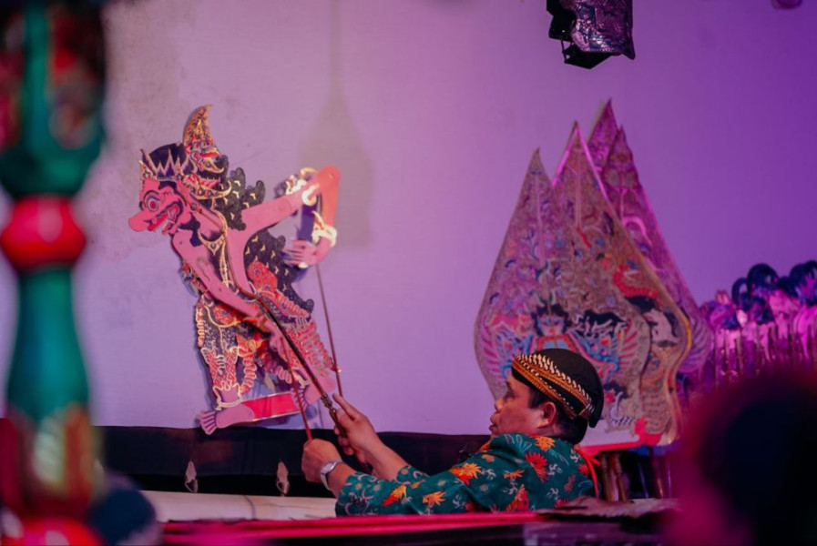 TNI Gelar Pertunjukan Wayang Kulit Lakon Bimo Krido di Pekanbaru