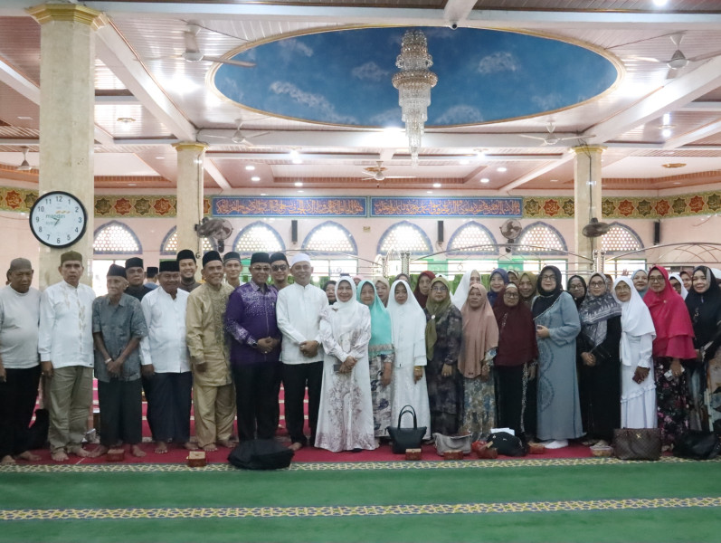 Bupati Inhil Resmi Buka Pembinaan Manasik Haji Kecamatan Tembilahan Tahun 1446 H / 2025 M