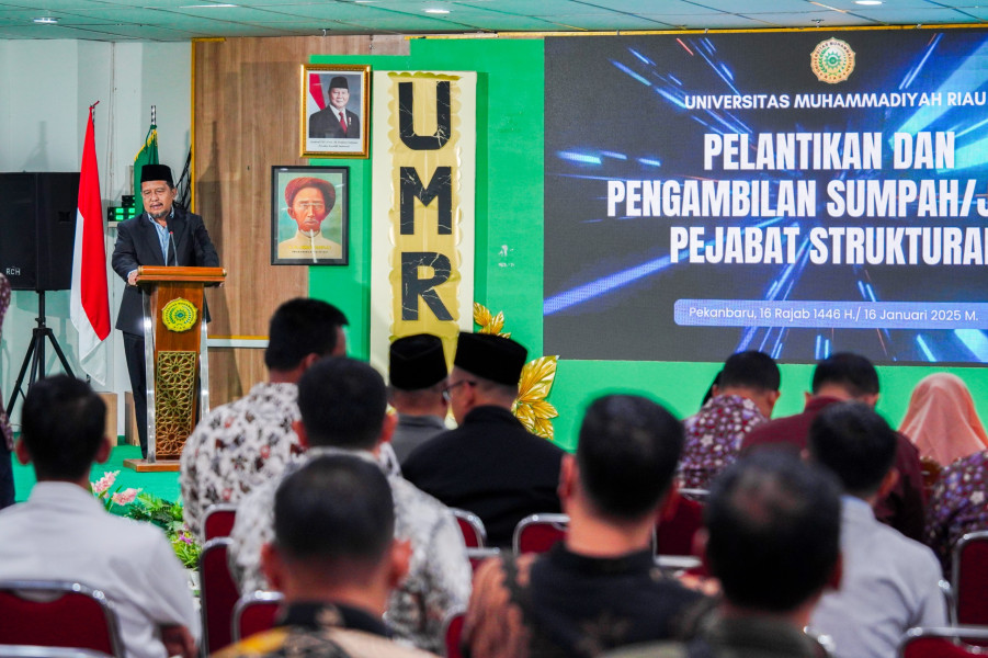 Lantik Tiga Kepala Biro, Rektor UMRI; Harus Mampu Jadi Contoh dan Bekerja dengan Sungguh
