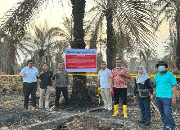 KLH Segel 4 Perusahaan dan Tutup Satu Pabrik Sawit Terkait Karhutla Riau