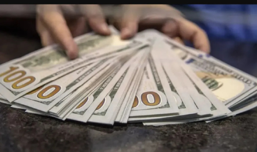 Rupiah Menguat 62 Poin, Analis Sebut Dipengaruhi Ekspektasi Pertumbuhan Ekonomi RI