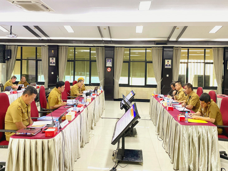 Penjabat Bupati Kampar Sampaikan Laporan Kinerja Triwulan II ke Irjend Kemendagri