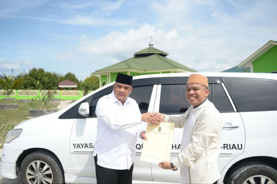 Dukung Yayasan Penghafal Alquran, Gubri Edy Nasution Serahkan Kendaraan Operasional