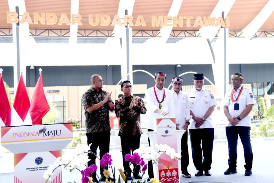 Presiden Jokowi Resmikan Bandara di Kabupaten Kepulauan Mentawai