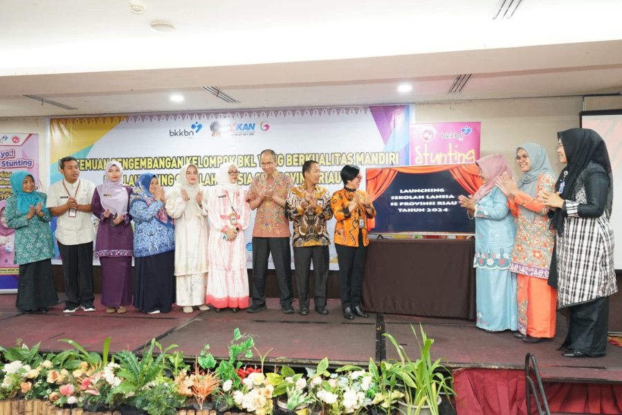 18 Sekolah Lansia di Riau Diresmikan