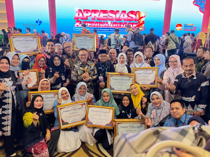 Semarak Hari Keluarga Nasional, BKKBN Riau Raih Banyak Penghargaan
