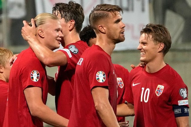 Erling Haaland Borong 2 Gol, Norwegia Hajar Siprus 4-0