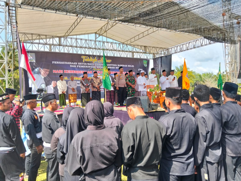 Kapolsek Rambah Hilir Hadiri Tabligh Akbar Memperingati HUT RI ke-79