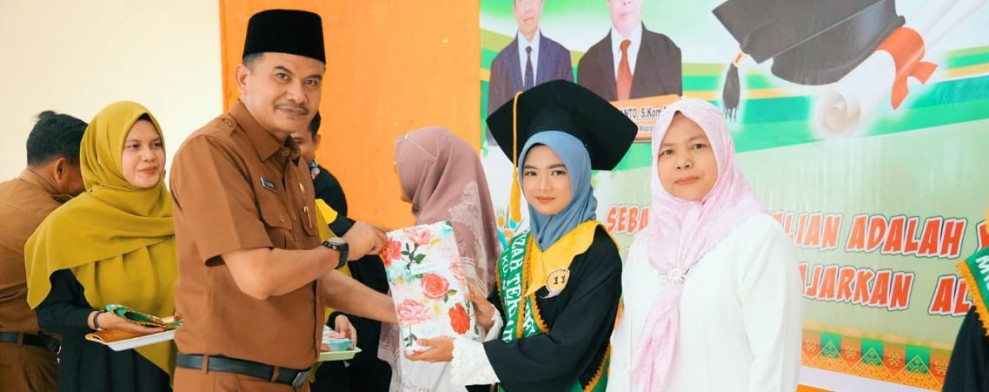 Bupati Hadiri Wisuda Tahfidz Al-Qur'an MTsN 1 Kuansing