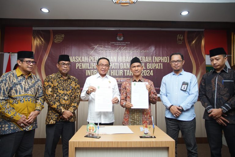 Bupati dan KPU Inhil Tandatangani Naskah Perjanjian Hibah Daerah Pendanaan Pilkada 2024