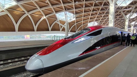 Kereta Cepat Jakarta-Bandung Diujicoba Presiden Jokowi, Diberi Nama WHOOSH