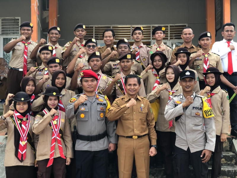 Jadi Inspektur Upacara di SMK N 1 Rambah-Rohul, Kasat Reskrim Ingatkan Bahaya Hoax