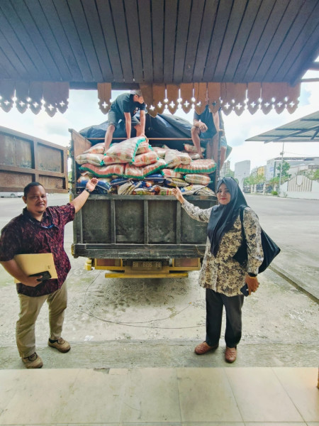 PT BLJ Bengkalis Salurkan 10.000 Paket Sembako Gratis di 11 Kecamatan