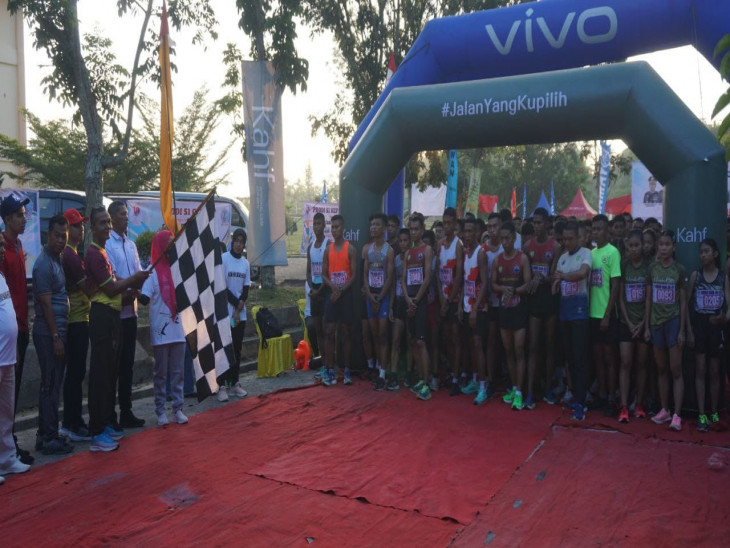Ratusan Peserta Semarakkan Lomba Lari Meraton Ivent Fun Run 5K Trail Universitas Pahlawan dan ISORI Kampar