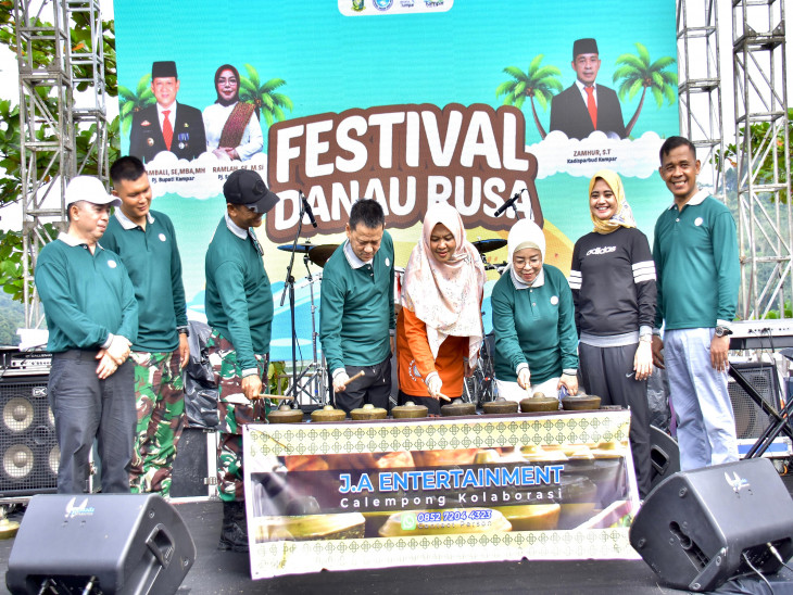Pj. Bupati Kampar Buka Festival Danau Rusa di XIII Koto Kampar