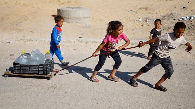 Enam Anak Gaza Berjalan Dua Kilometer Cari Air, Syahid Dibom Israel