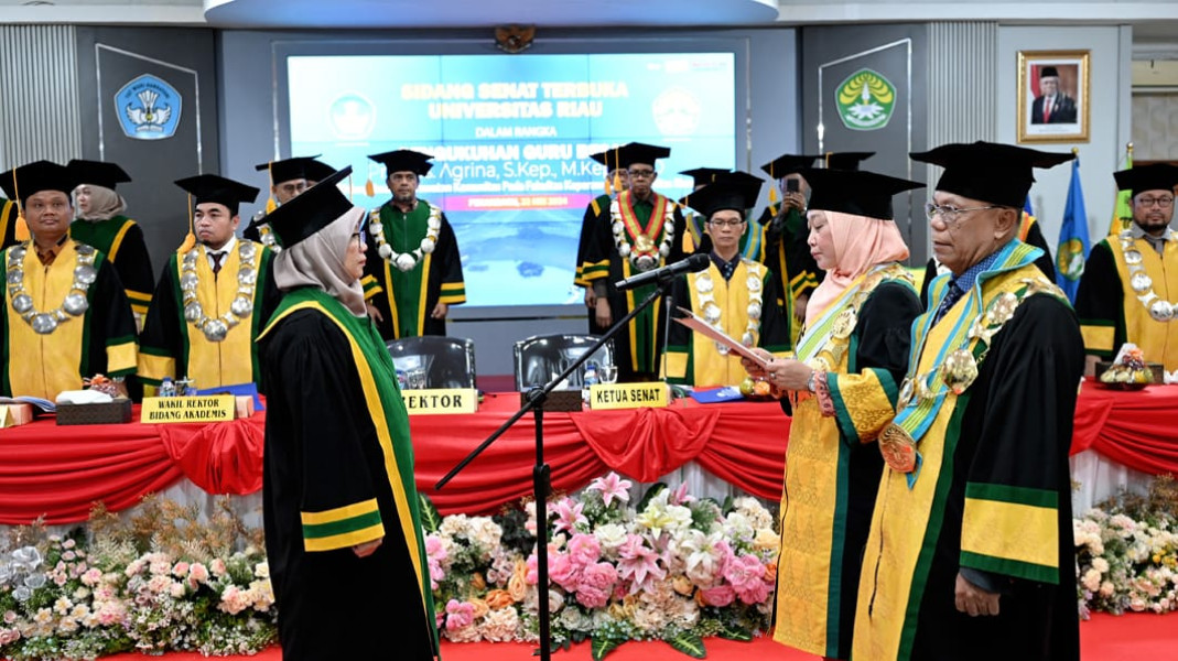 Prof Ns Agrina Asal Unri Raih Gelar Guru Besar Keperawatan Komunitas Pertama di Sumatera