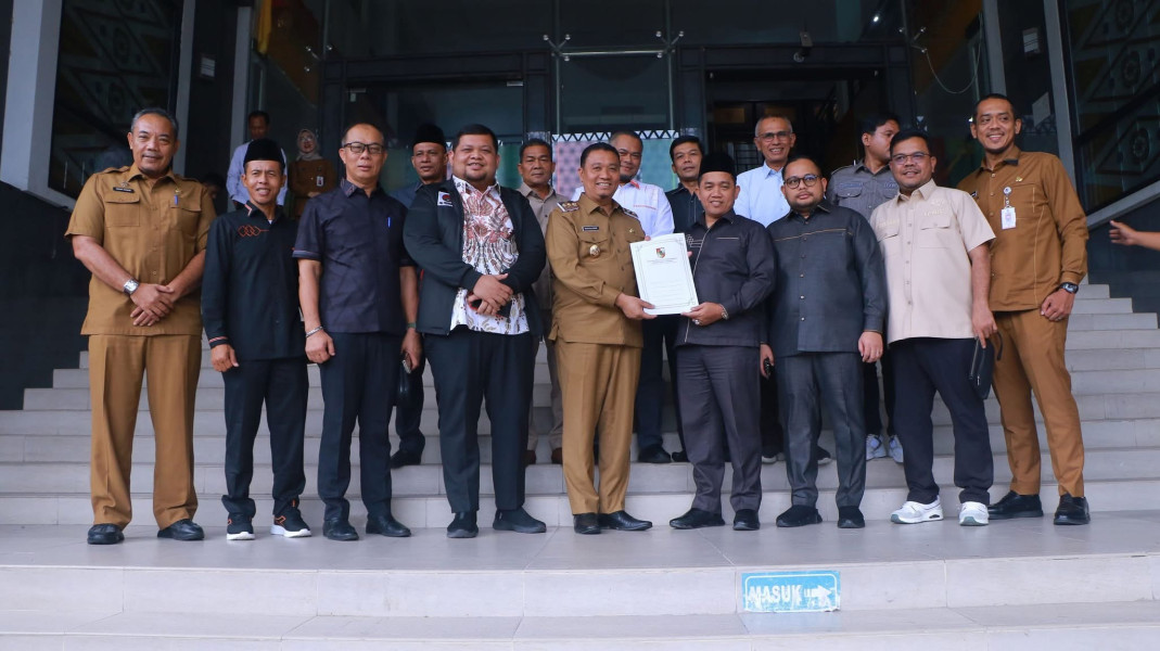 Wawako Pekanbaru Laporkan Masalah Parkir Hingga Banjir ke Pimpinan DPRD