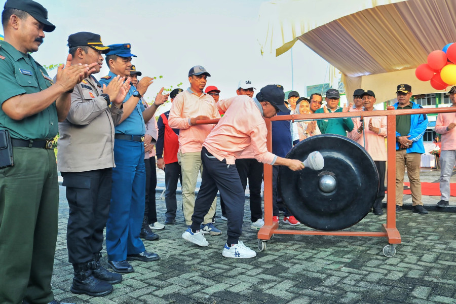 Bupati Asmar Buka O2SN dan FLS2N Jenjang SD/SMP Se Kabupaten Kepulauan Meranti