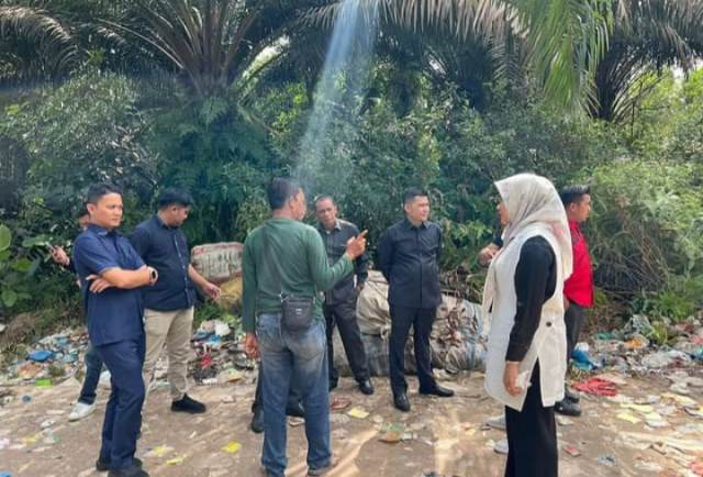 Diduga Ilegal, Komisi IV DPRD Pekanbaru Sidak TPS Siak 2