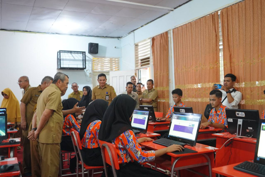 Gubri Sambangi Pelajar SMAN 2 Bangkinang yang Terapkan Teknologi AI