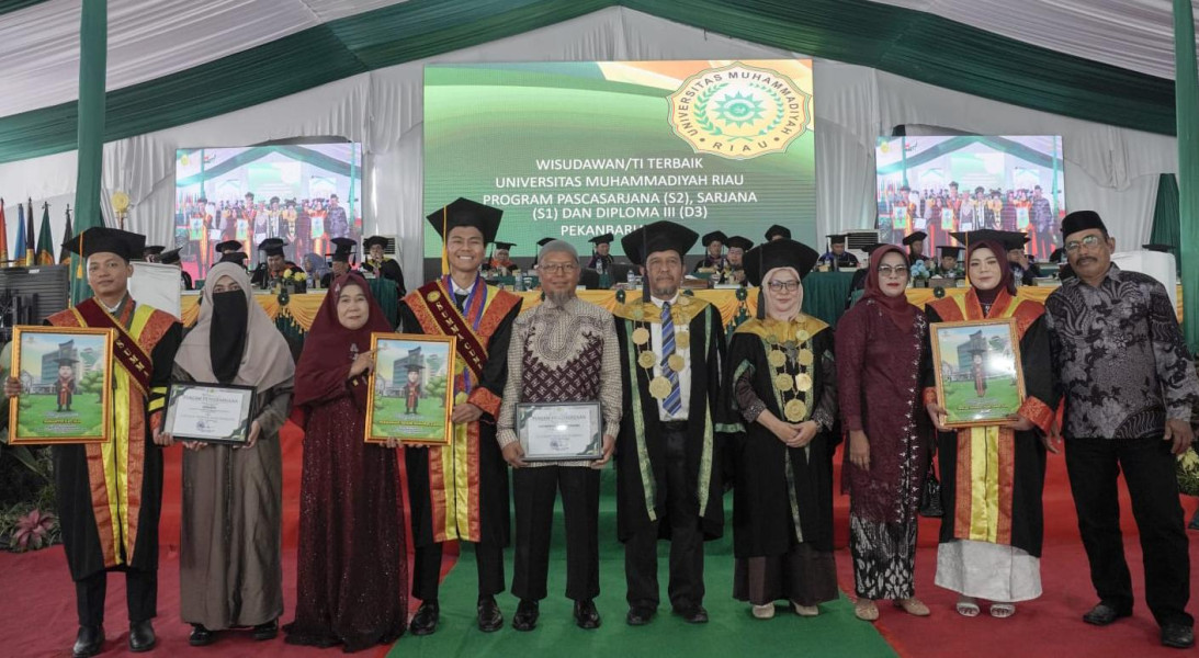 UMRI Kukuhkan 418 Wisudawan/wati dalam Sidang Senat ke XXX