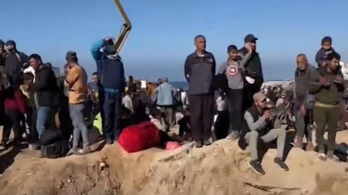 Badai Landa Jalur Gaza, Tenda-Tenda Pengungsi Rusak Parah