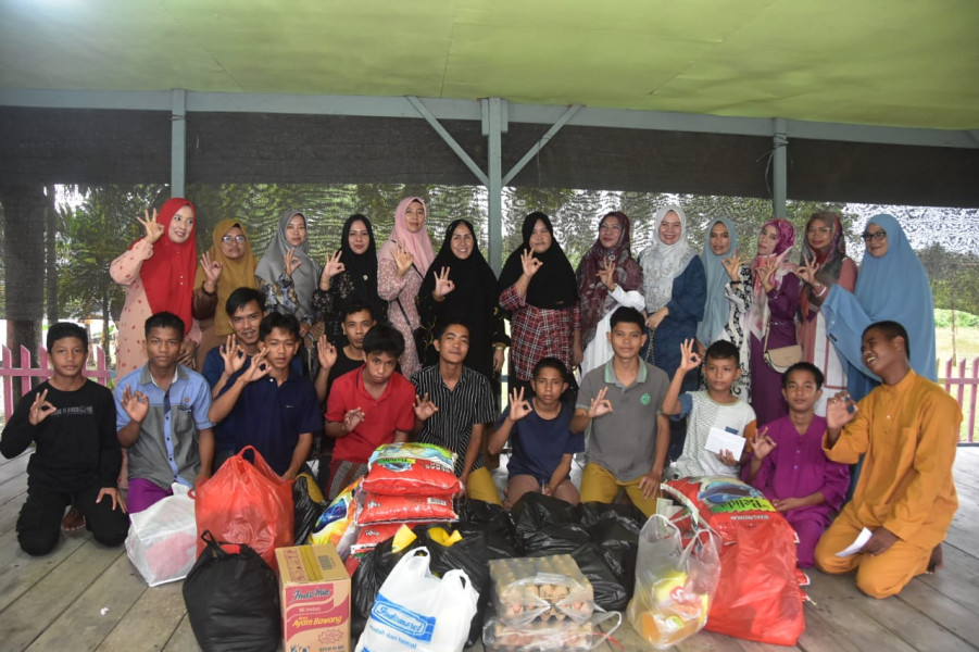 DWP Diskominfotik Bengkalis Salurkan Bantuan ke Panti Asuhan Dayang Dermah