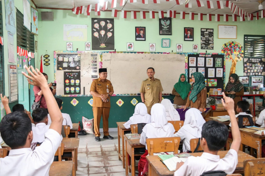 Cek Infrastruktur, Walikota Pekanbaru Sidak ke Sekolah
