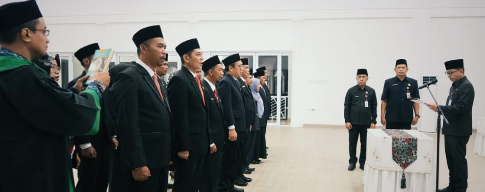 Pj Sekda Kuansing Lantik 18 Pejabat